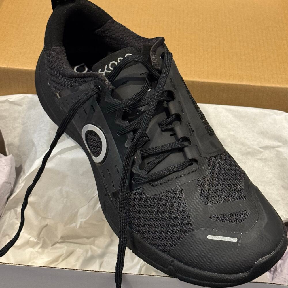 Skora Sneaker Black New with box KYORI

M's 9
W's 10.5